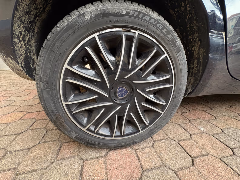 Lancia Ypsilon - 9