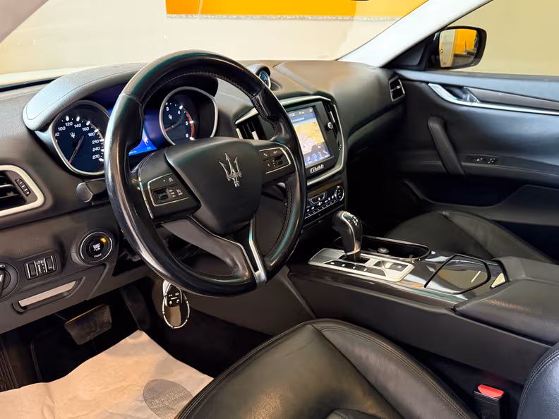 Maserati Ghibli - 15