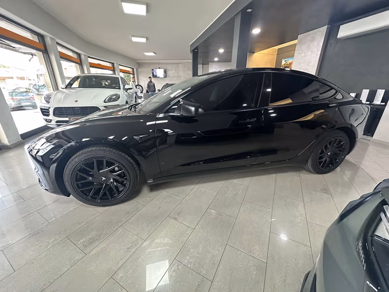 Tesla Model 3 - 2