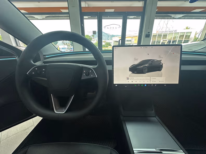 Tesla Model 3 - 13
