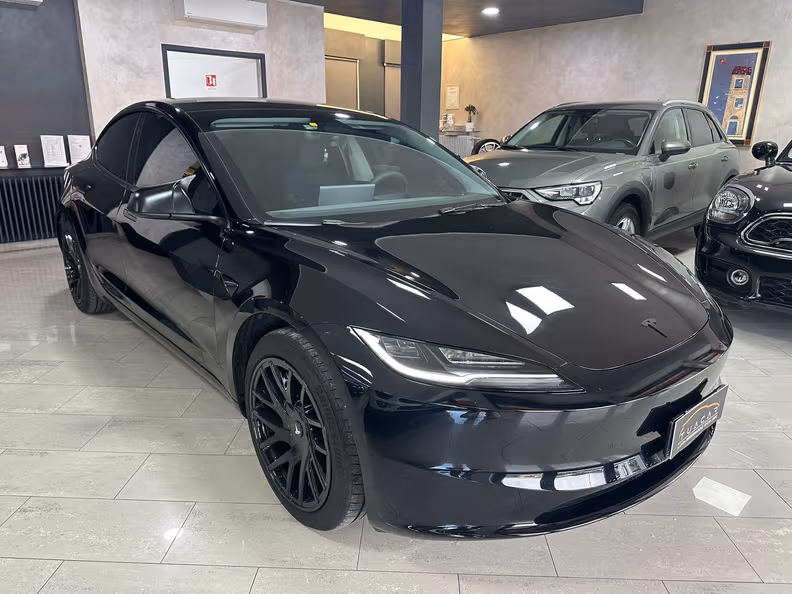 Tesla Model 3 - 6