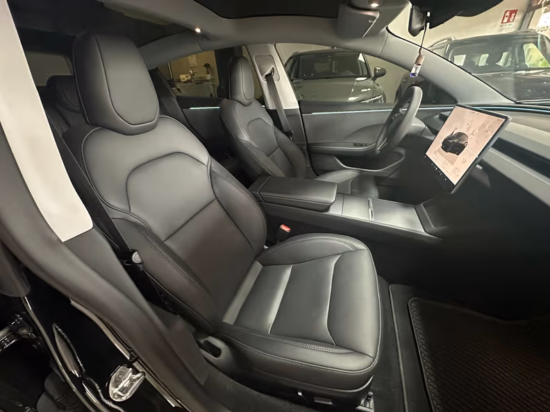 Tesla Model 3 - 15
