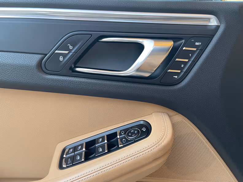 Porsche Macan - 34