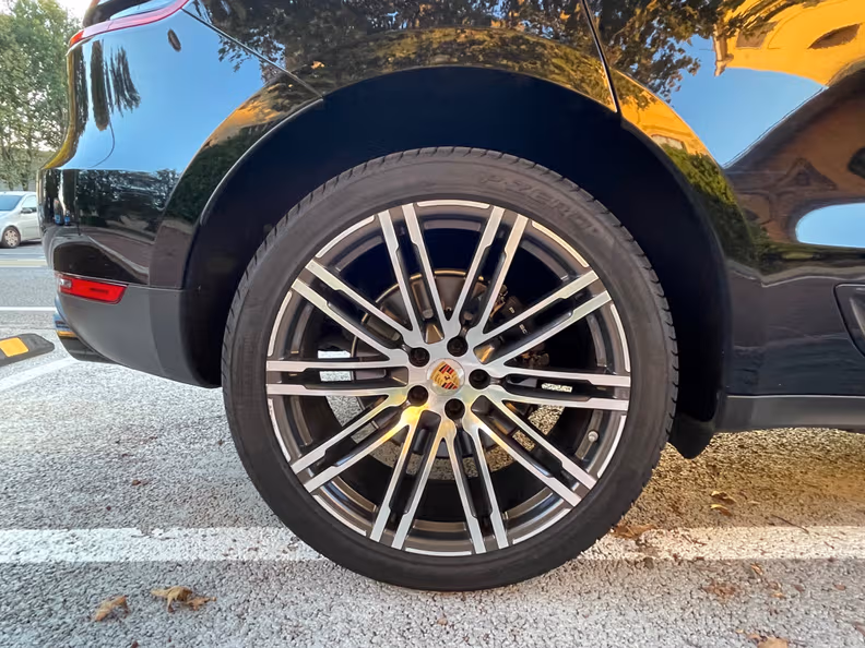 Porsche Macan - 50
