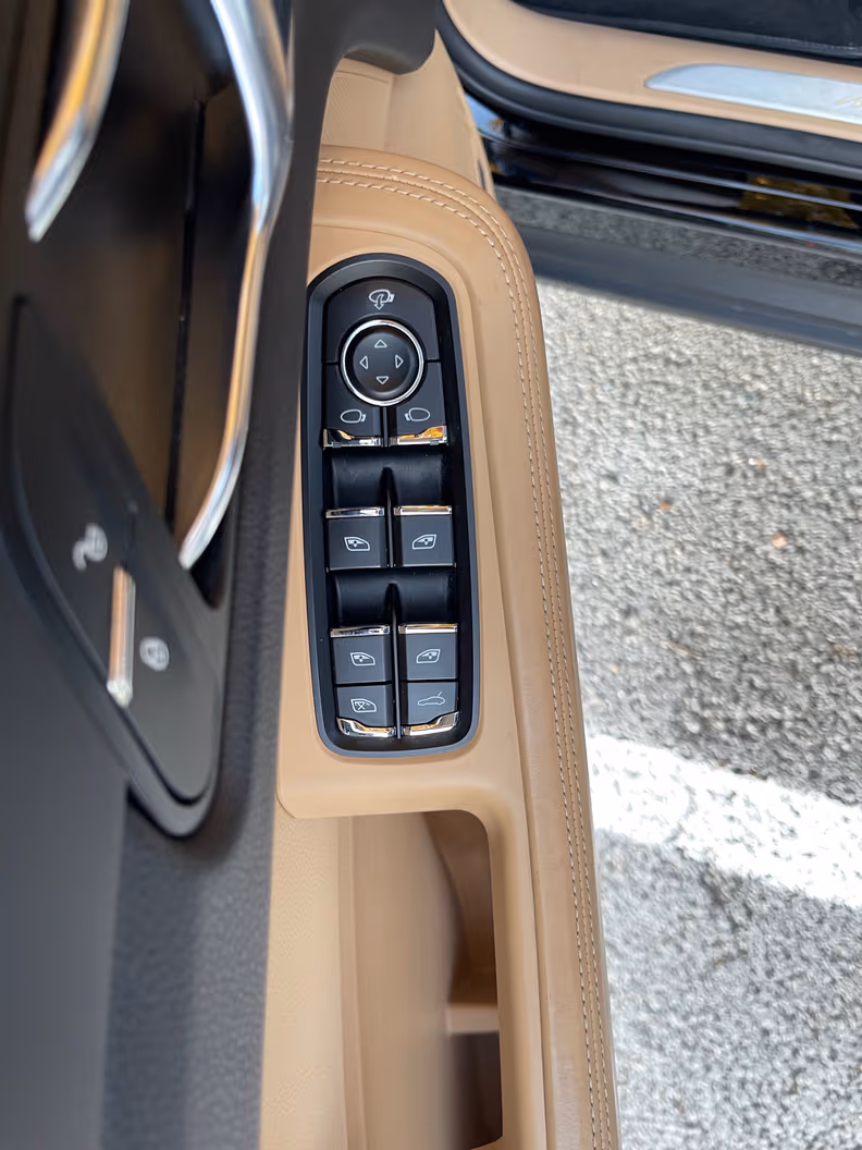 Porsche Macan - 35
