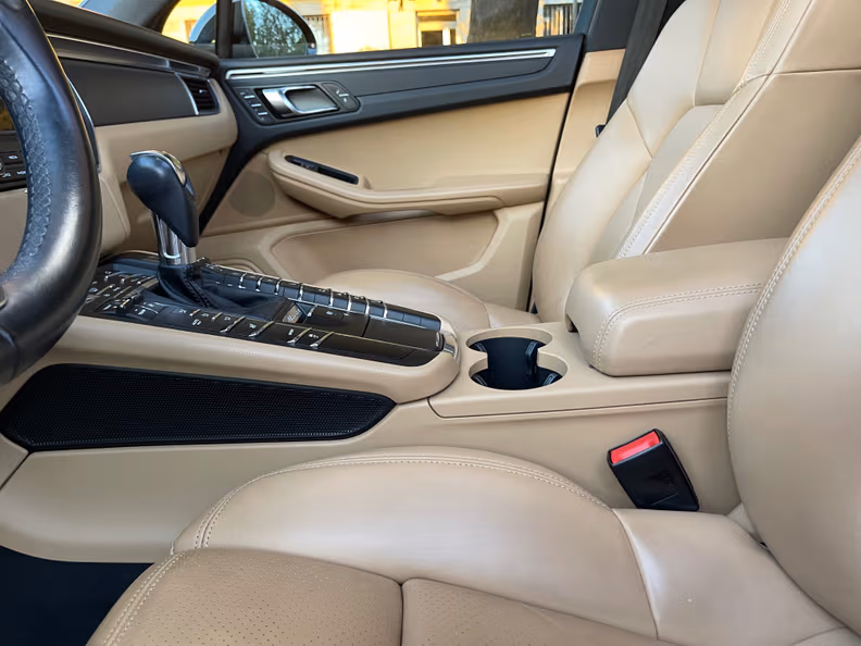 Porsche Macan - 26