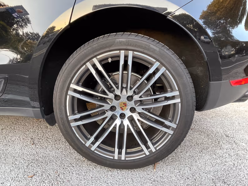 Porsche Macan - 11