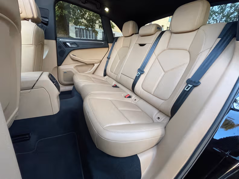 Porsche Macan - 30