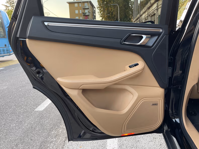 Porsche Macan - 38