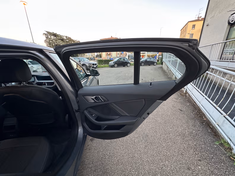 BMW 1 series - 24