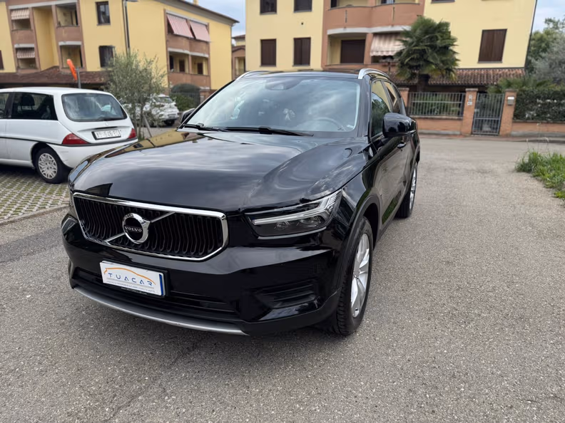 Volvo XC40 - 1