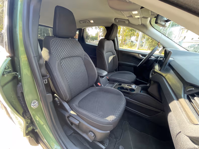 Ford Kuga - 24