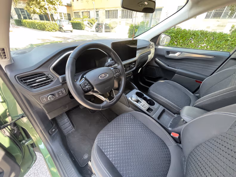 Ford Kuga - 38