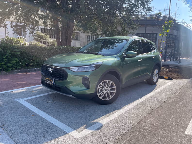 Ford Kuga - 1