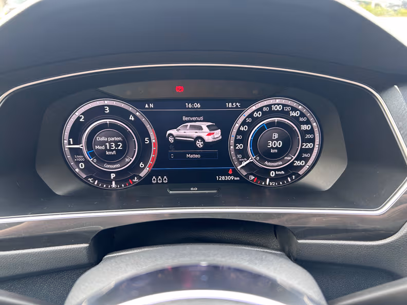 Volkswagen Tiguan - 17