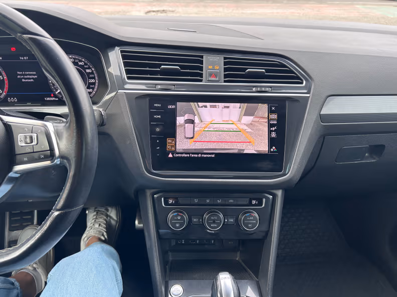 Volkswagen Tiguan - 18