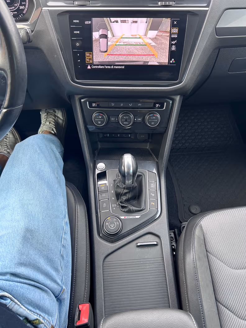 Volkswagen Tiguan - 19