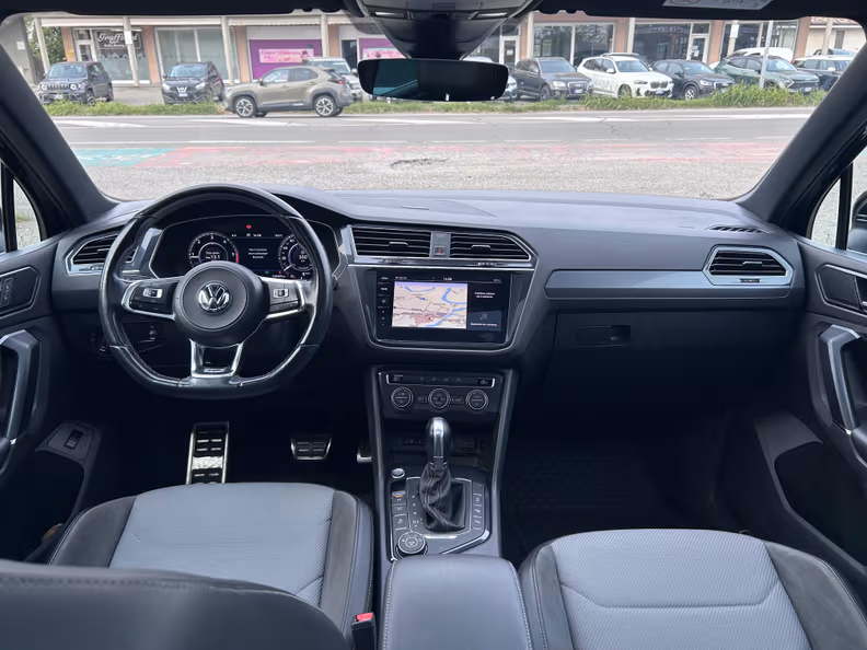 Volkswagen Tiguan - 22