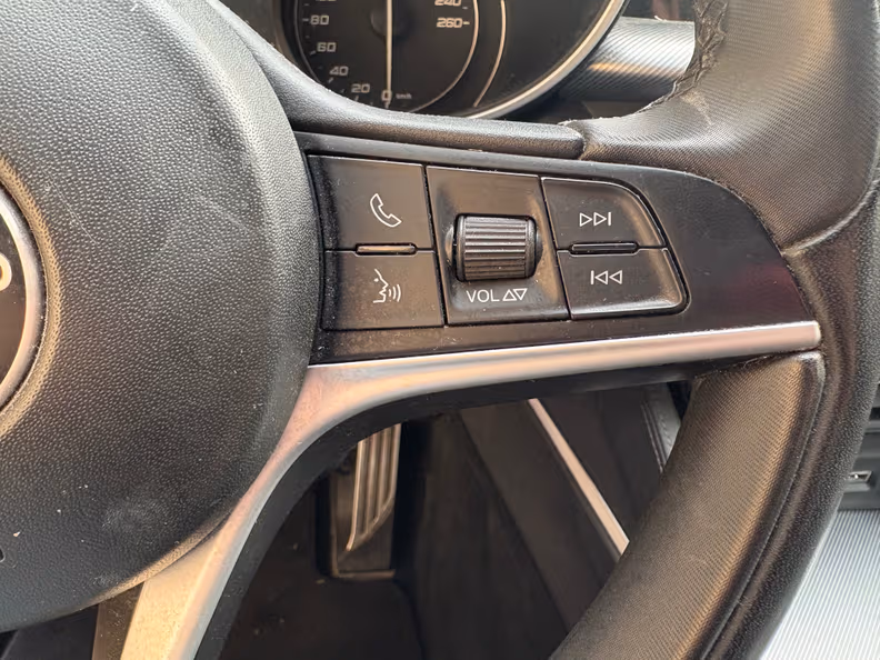 Alfa Romeo Stelvio - 18