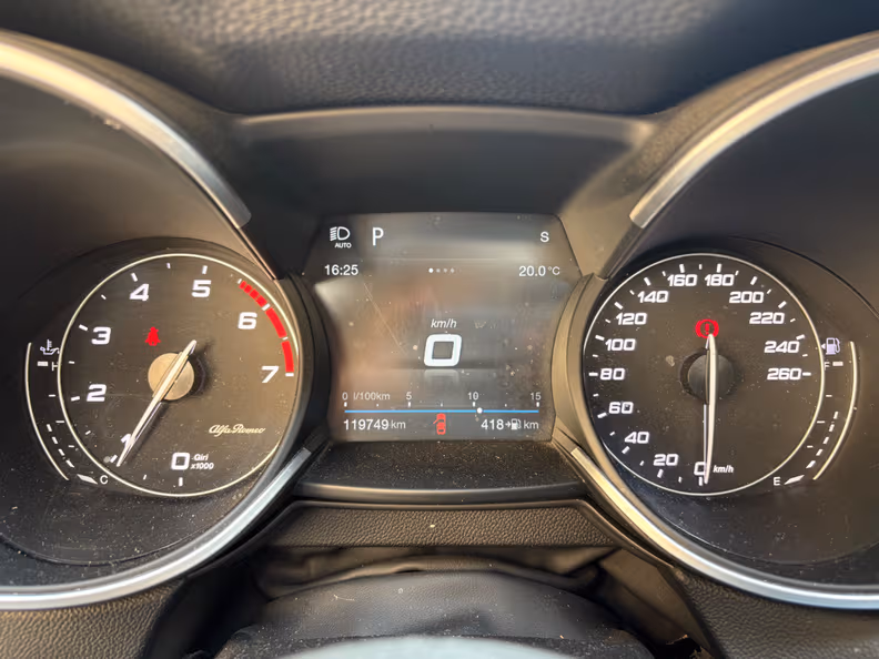 Alfa Romeo Stelvio - 32