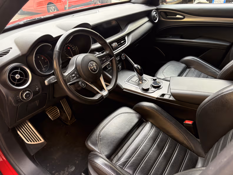 Alfa Romeo Stelvio - 14