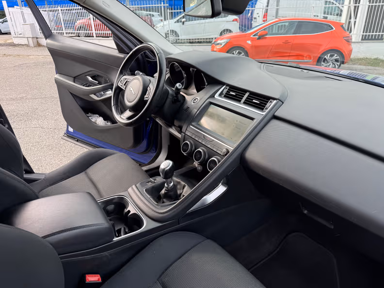 Jaguar E-Pace - 7