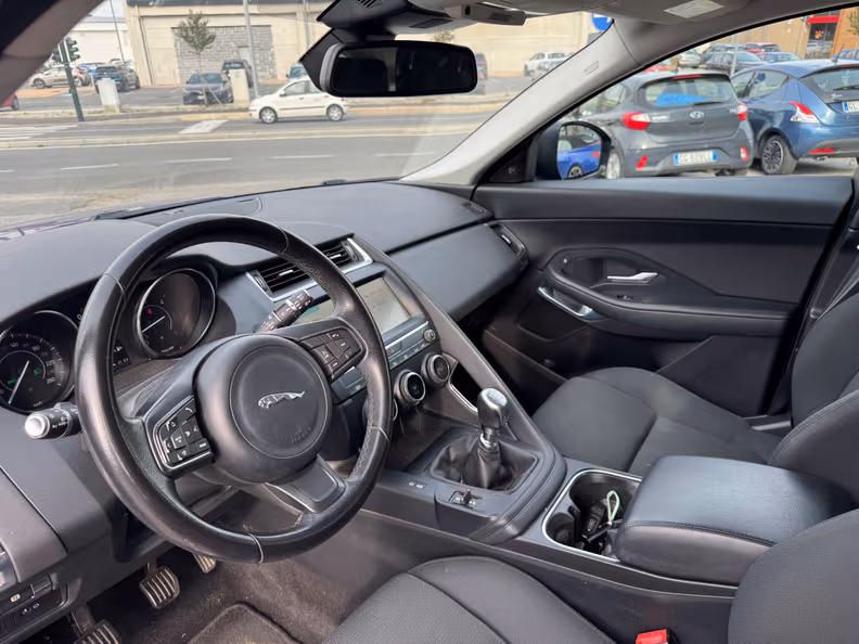 Jaguar E-Pace - 5