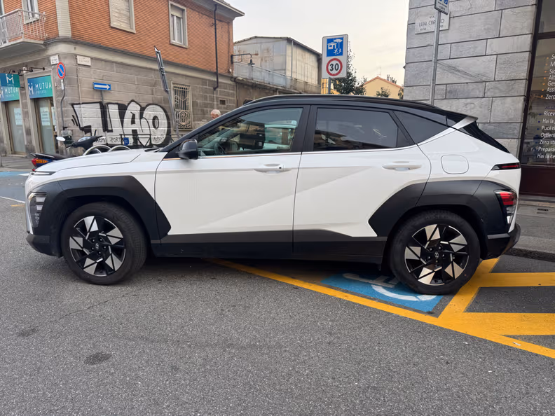Hyundai Kona - 4