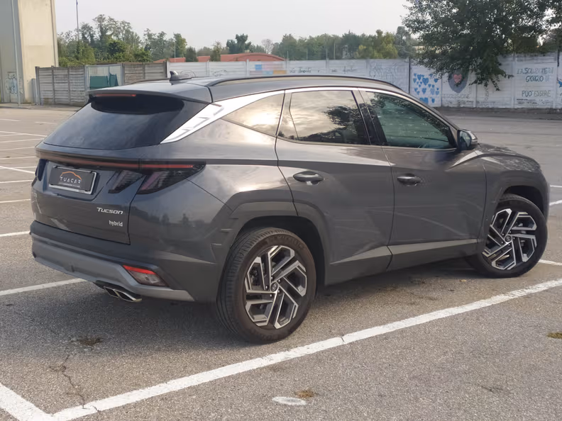 Hyundai Tucson - 4