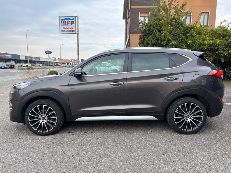 Hyundai Tucson - 2