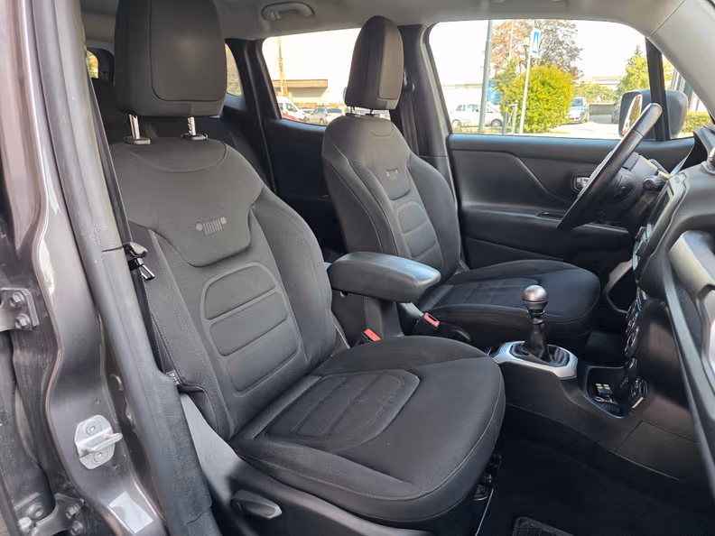 Jeep Renegade - 10