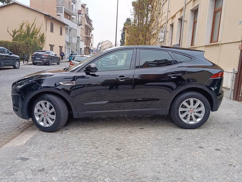 Jaguar E-Pace - 8