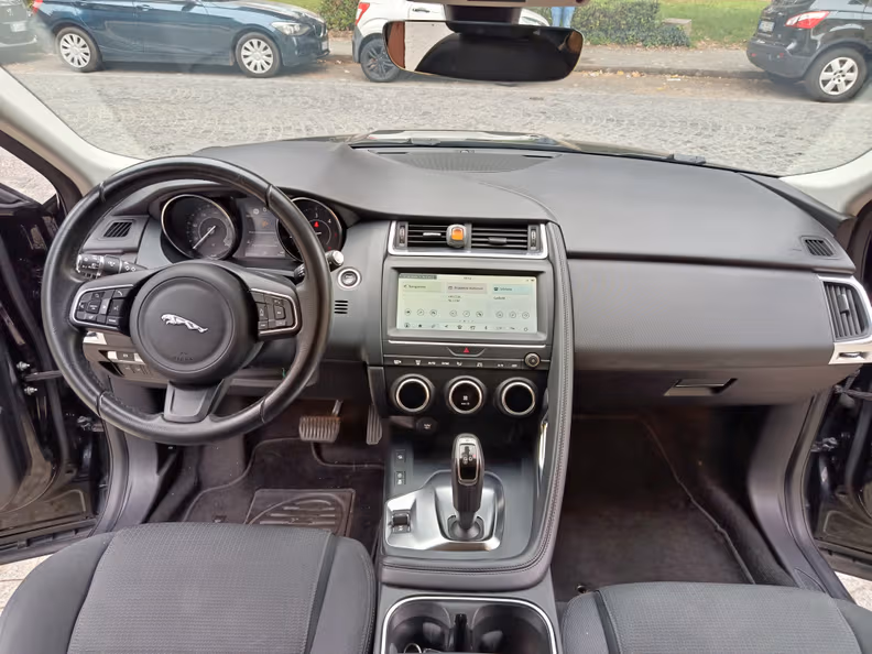 Jaguar E-Pace - 29