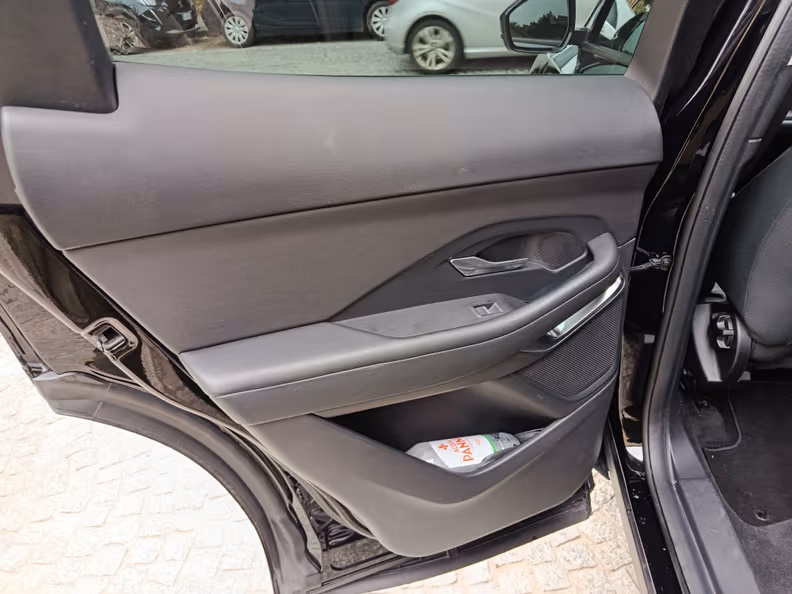 Jaguar E-Pace - 35