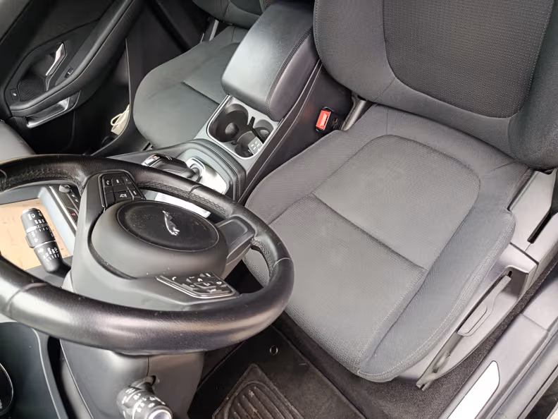 Jaguar E-Pace - 21