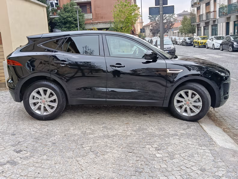 Jaguar E-Pace - 4