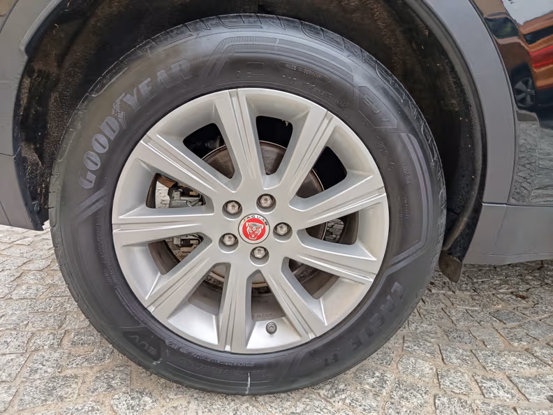 Jaguar E-Pace - 43