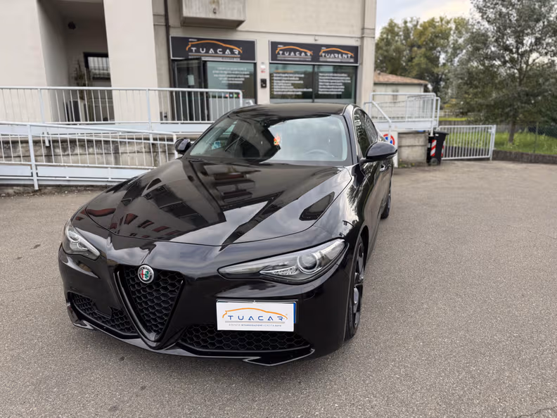 Alfa Romeo Giulia - 1