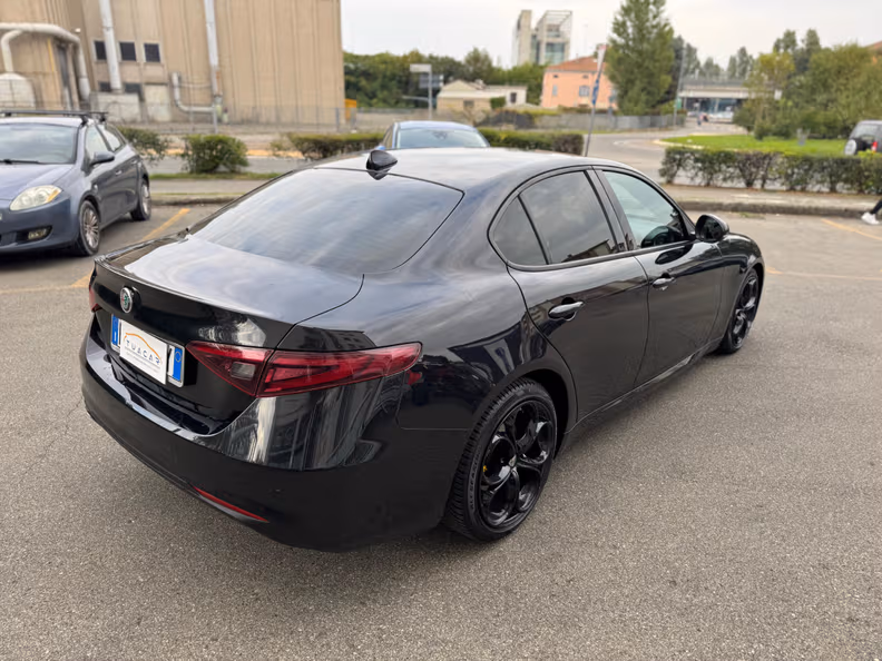 Alfa Romeo Giulia - 5