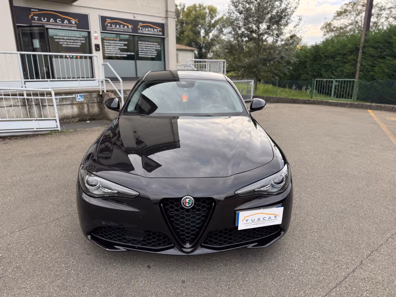 Alfa Romeo Giulia - 8