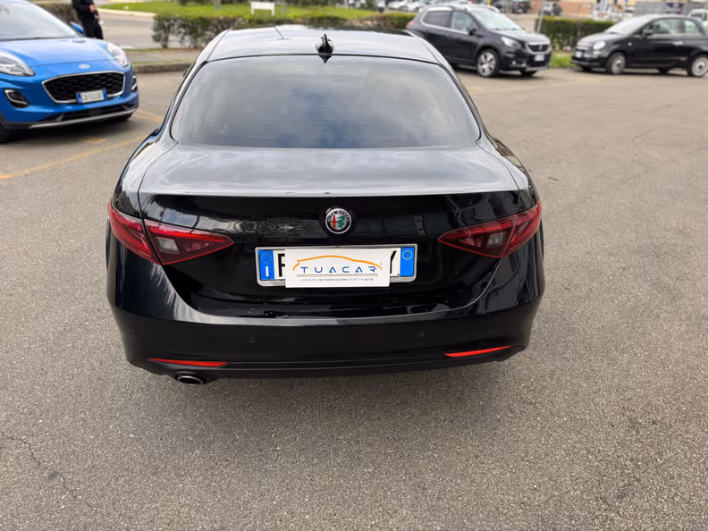 Alfa Romeo Giulia - 4