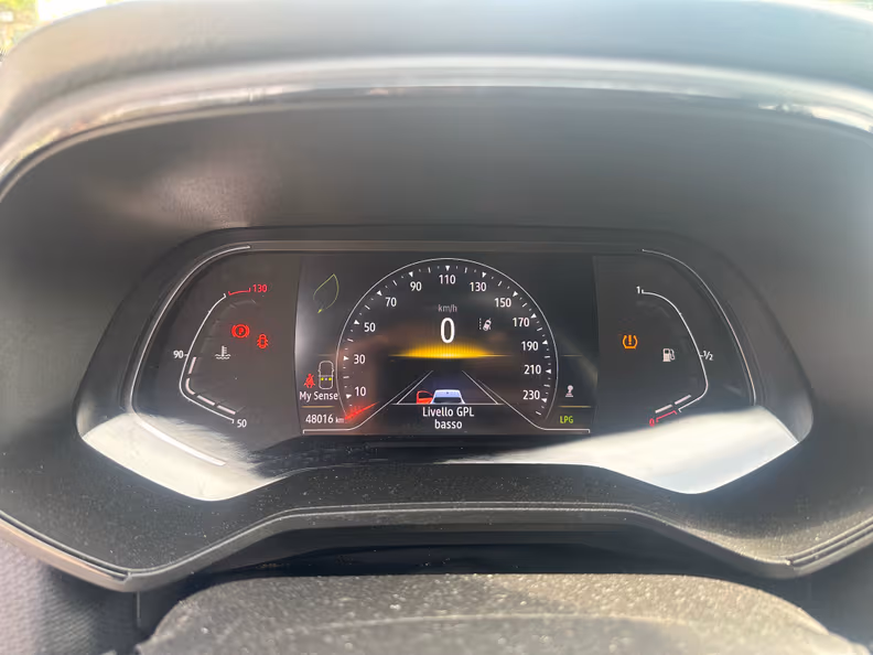 Renault Clio - 11