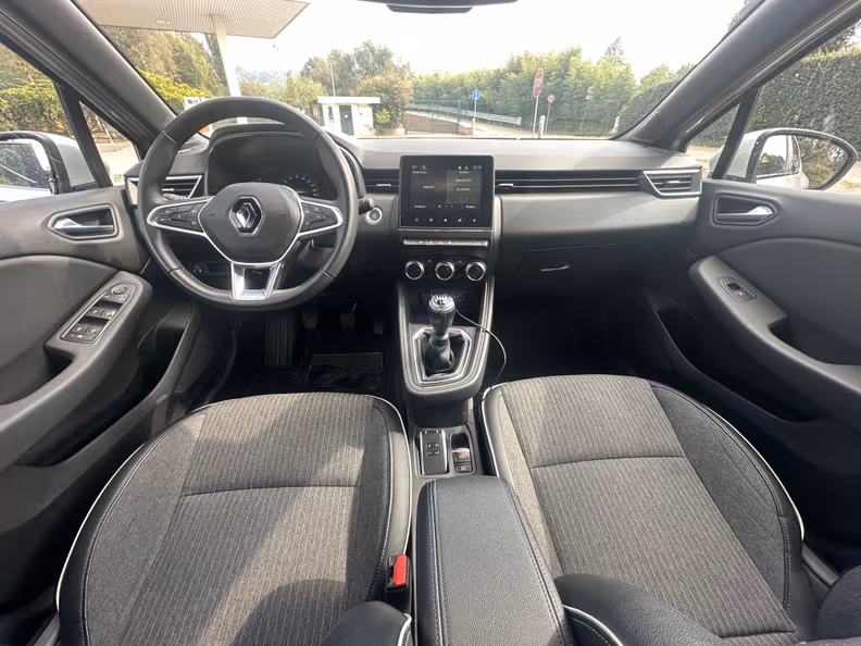 Renault Clio - 9