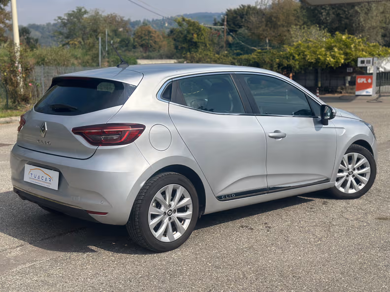 Renault Clio - 5