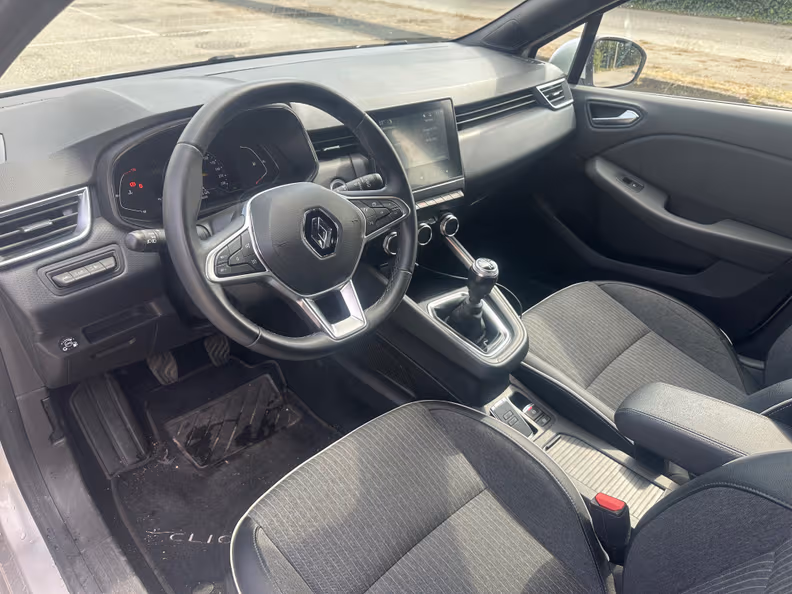 Renault Clio - 10