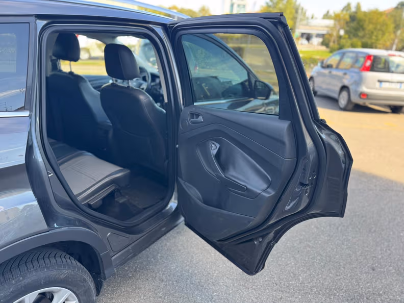 Ford Kuga - 25