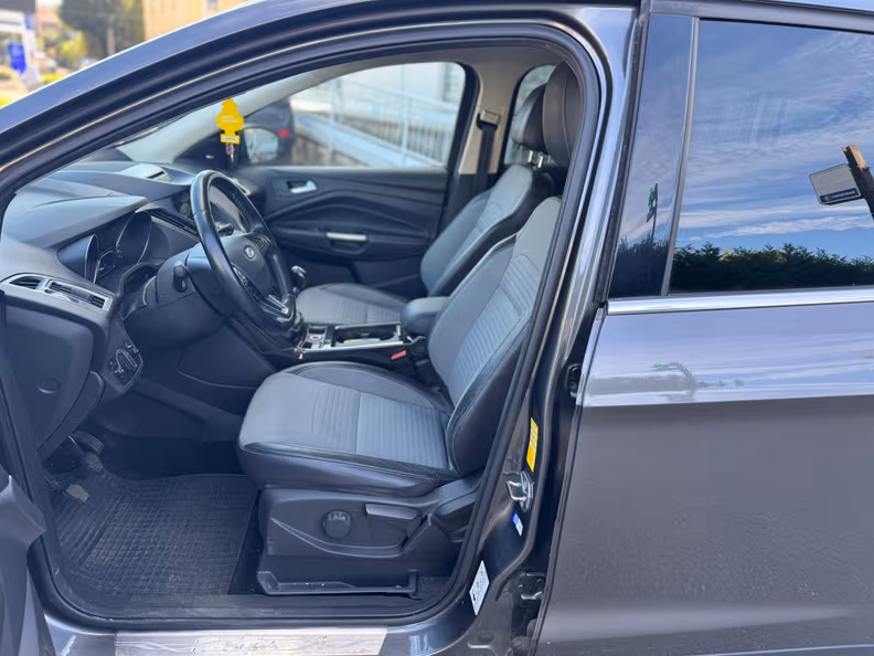 Ford Kuga - 13