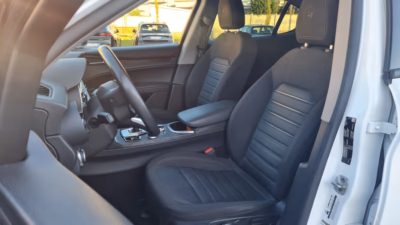 Alfa Romeo Stelvio - 16