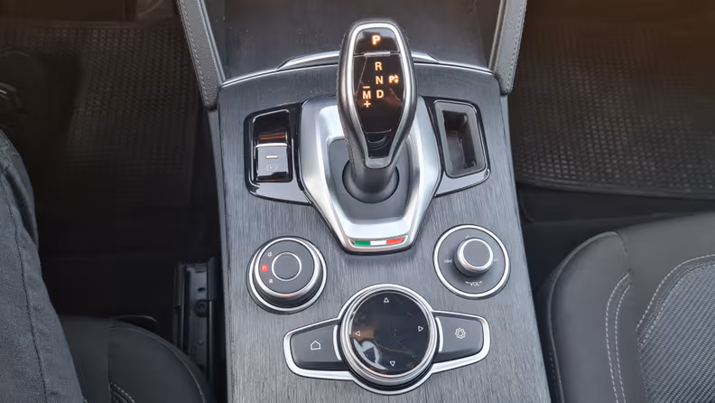 Alfa Romeo Stelvio - 30
