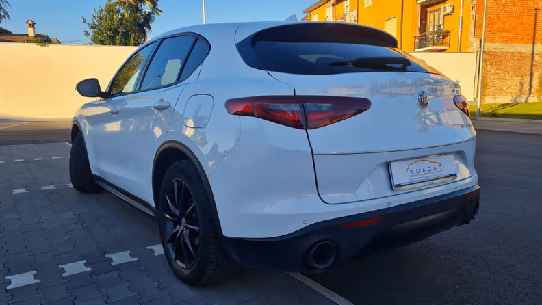 Alfa Romeo Stelvio - 7